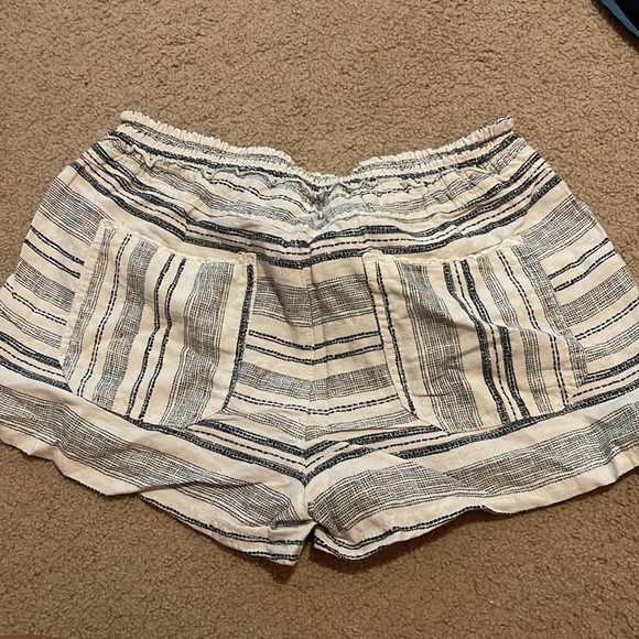 super cute boho shorts. size medium - Picture 2 of 3
